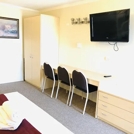 Overlander Motor Lodge-3