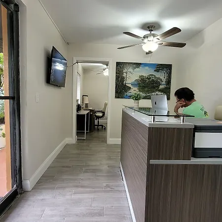 Sunny Palms Inn-2