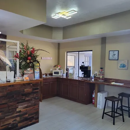 Smokies Inn - New Linens & Ultrafast Wifi - Friendliest Hospitality Guaranteed!-3