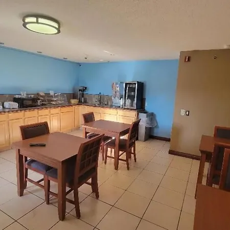 Royal Inn Suites-3