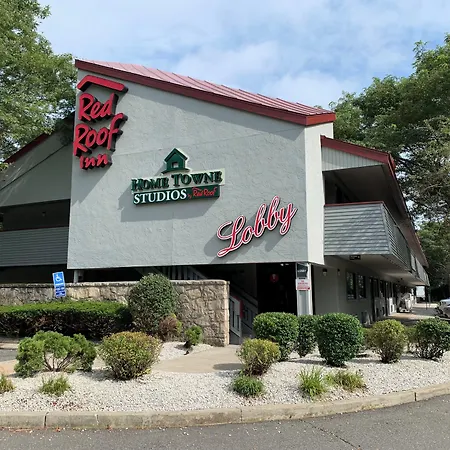 Hometowne Studios By Red Roof Mystic - New London-2