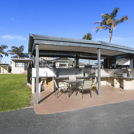 Ocean Bridge Lakes Entrance-3