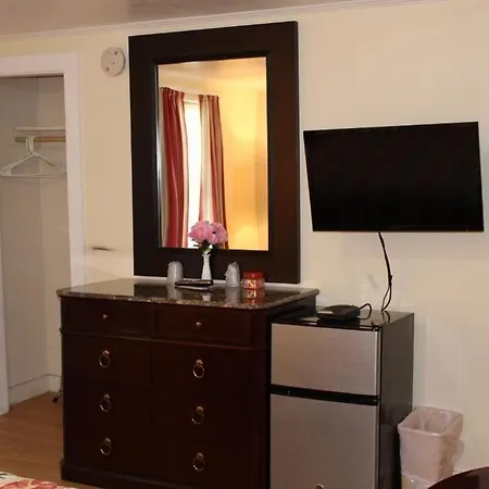 Royale Coach Motor Lodge-2