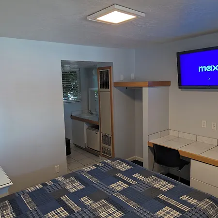 Majestic Rockies Motel-3
