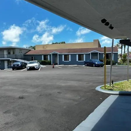 Red Carpet Inn Daytona Beach-2