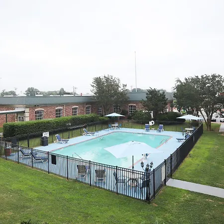 Greenville Inn & Suites-2