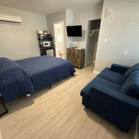 Barefoot Bay Resort Motel-2