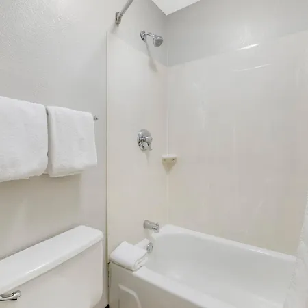 Red Roof Inn Buffalo - Niagara Airport-3