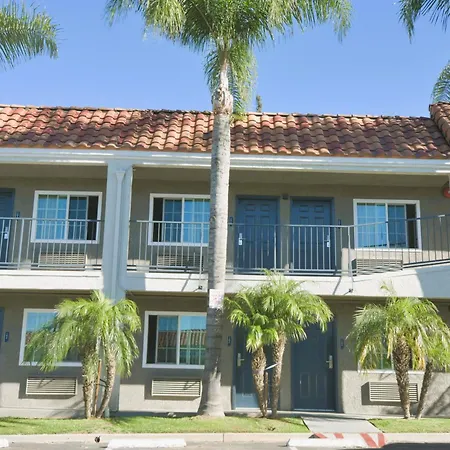 Welcome Inn Corona-3