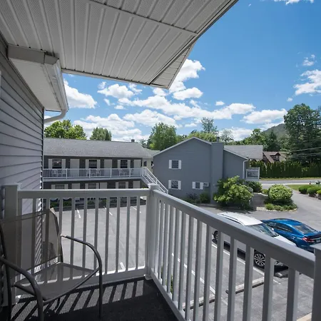 Adirondack Retreat Inn & Suites-2