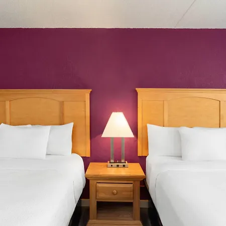 Sauk River Inn & Suites, A Travelodge By Wyndham-3