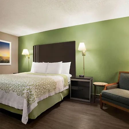 Days Inn By Wyndham Hardeeville/ I-95 State Line-3
