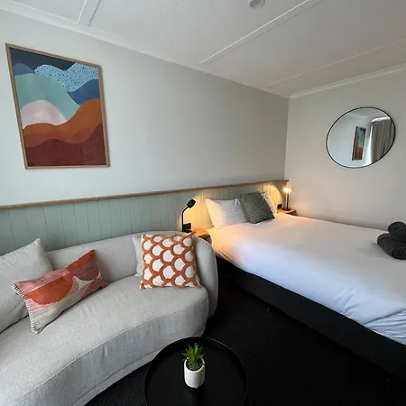 South Seas Motel-2
