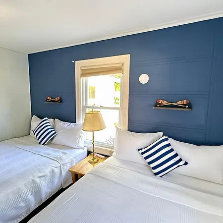 Eden Village Motel And Cottages-3