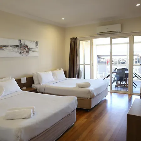 The Australian Hotel Motel-2