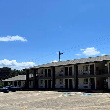 Super 8 By Wyndham Picayune-2