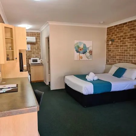 Country Gardens Motor Inn-3