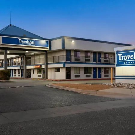Travelodge By Wyndham Albuquerque West-3