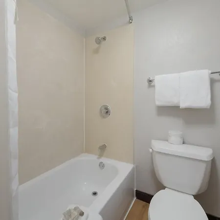 Hometowne Studios By Red Roof San Antonio - Seaworld Northwest-2