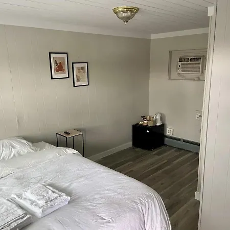 The Springs Motel-3