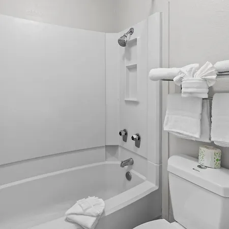 Americas Best Value Inn Austin-2