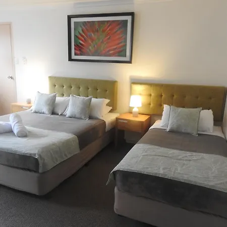 Cedar Lodge Motel-3