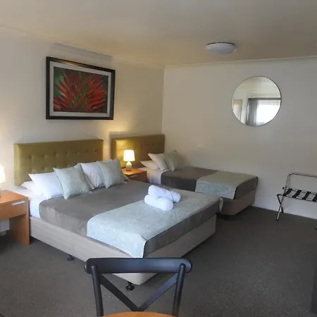 Cedar Lodge Motel-3