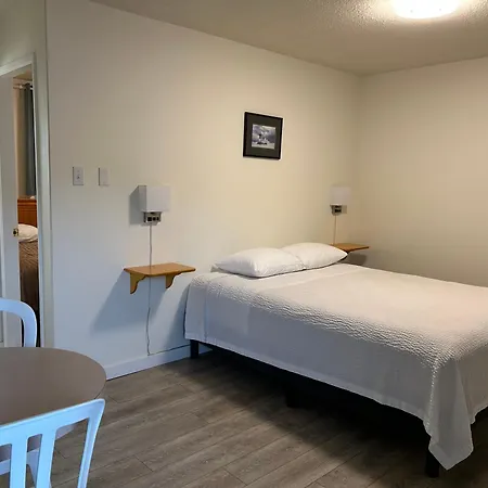 Empire Motel-2