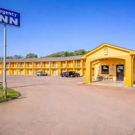 Regency Inn By Oyo Rockdale Tx-2