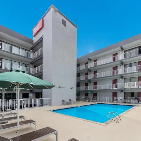 Red Roof Inn Plus & Suites Virginia Beach - Seaside-3
