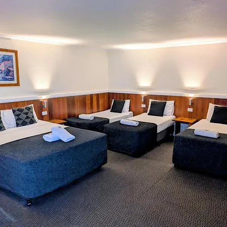 Hampton Villa Motel-3