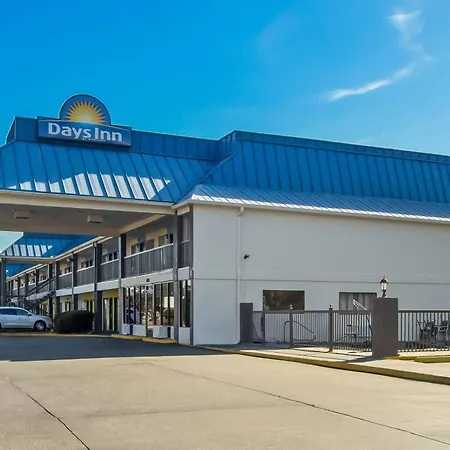 Days Inn By Wyndham Ocean Springs-3
