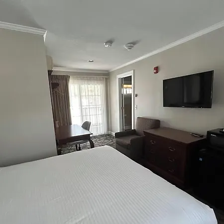 Golden Gables Inn Dazzler Select By Wyndham-2