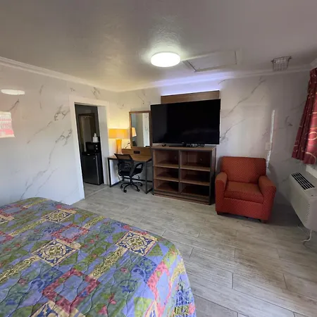 Economy Inn-3