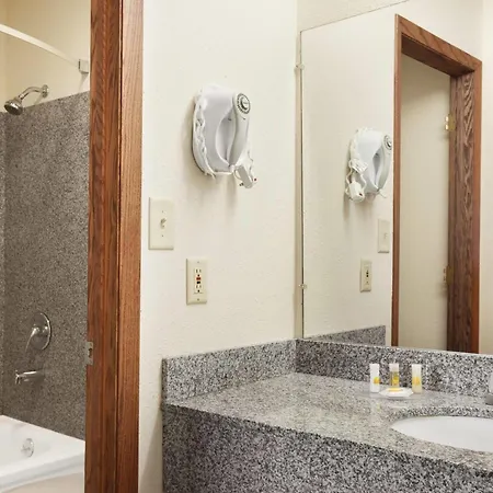 Days Inn By Wyndham Champaign/Urbana-3