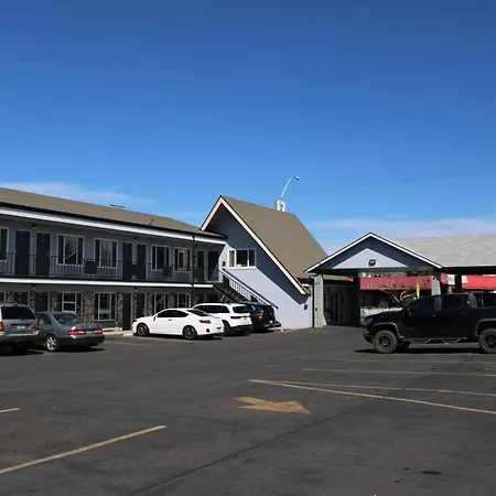 Pine Tree Inn-3