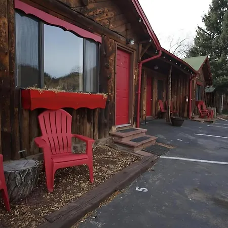 Foot Of The Mountain Motel-3