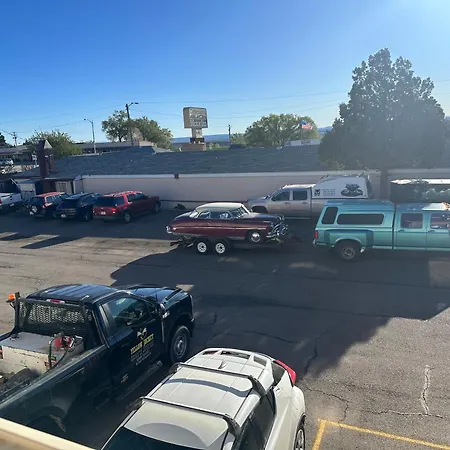 Canyonlands Motor Inn-3