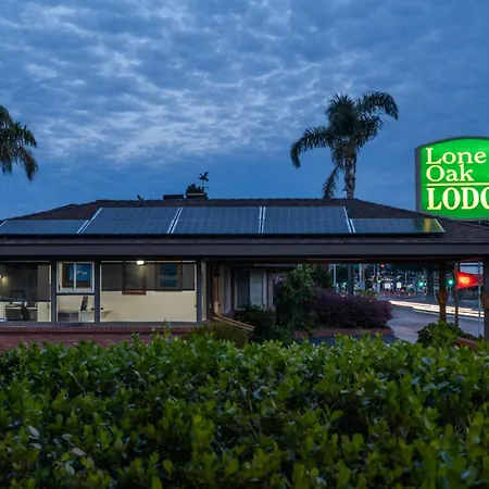 Lone Oak Lodge-3