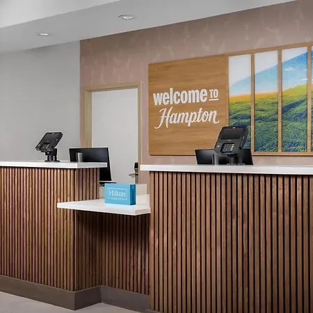 Hampton Inn & Suites Clinton-2