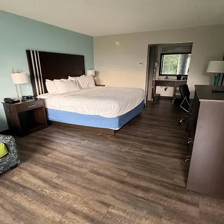 Days Inn By Wyndham Goldsboro-3