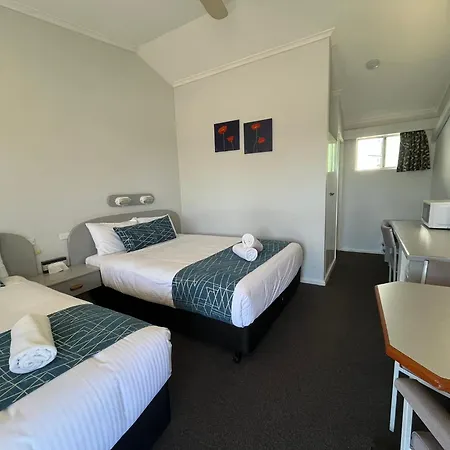 Rest Point Motor Inn-3