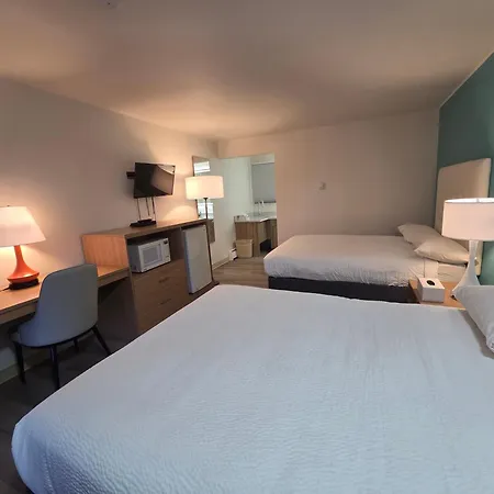 Howard Johnson By Wyndham Hinton-2