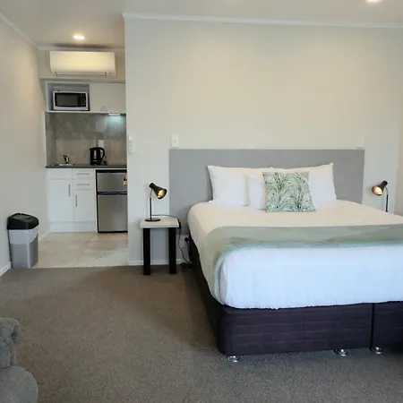 Bk'S Pohutukawa Lodge-3