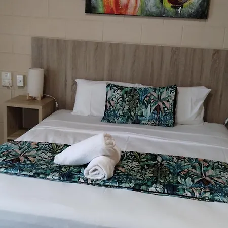 Tully Motel-2