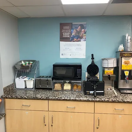 Super 8 By Wyndham Austin Downtown/Capitol Area-3