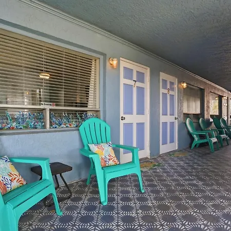 Malibu Resort Motel-2