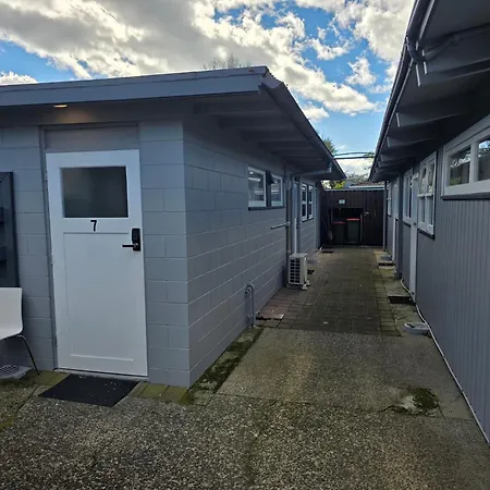Fernleaf Motel-2