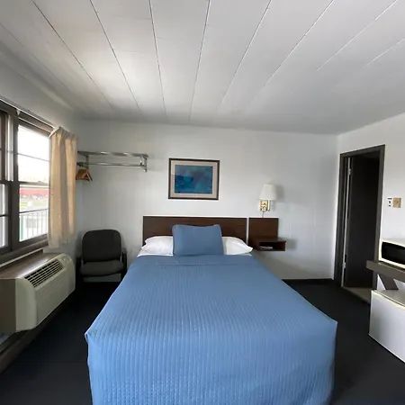 Colonial Motel-3