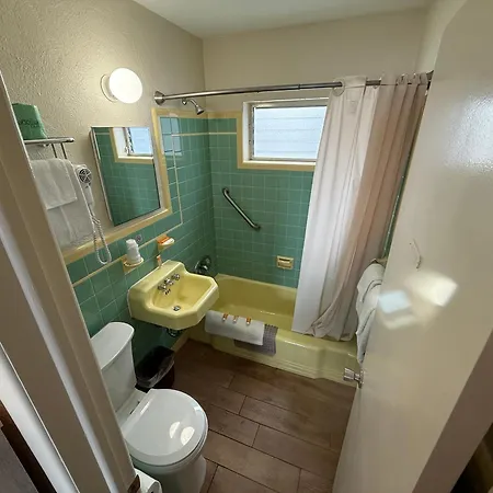Starfire Motel-2